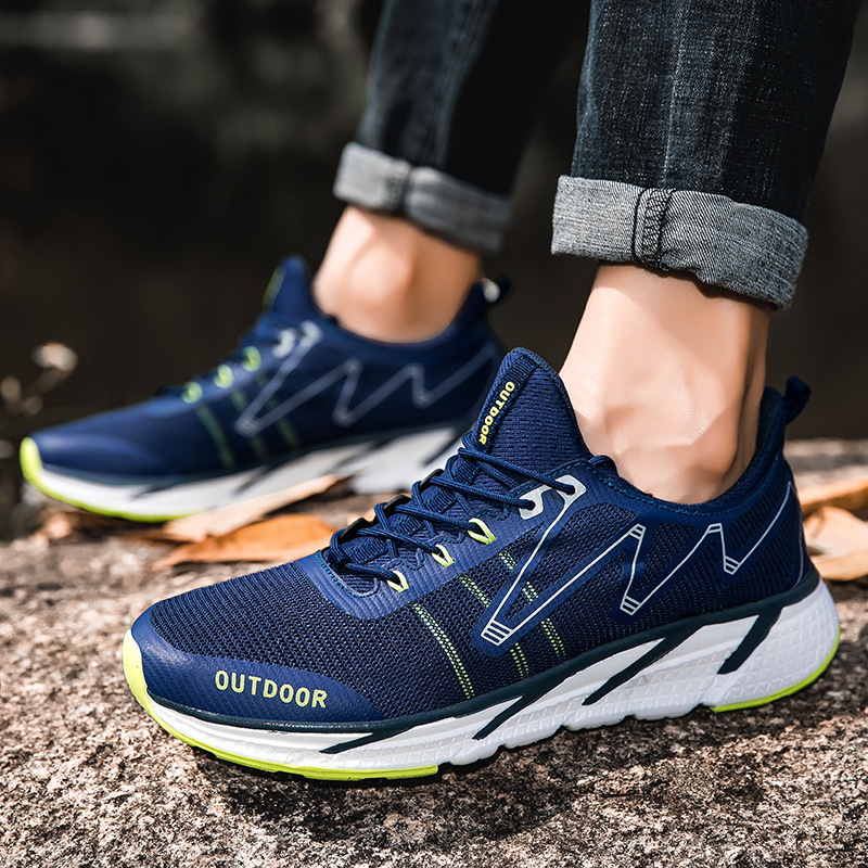 En nombre de los zapatos para correr ligeros, zapatos para caminar para mujeres, zapatos para hombres al aire libre de lujo ligero, zapatos para caminar transpirables, zapatos para correr antideslizantes resistentes al desgaste