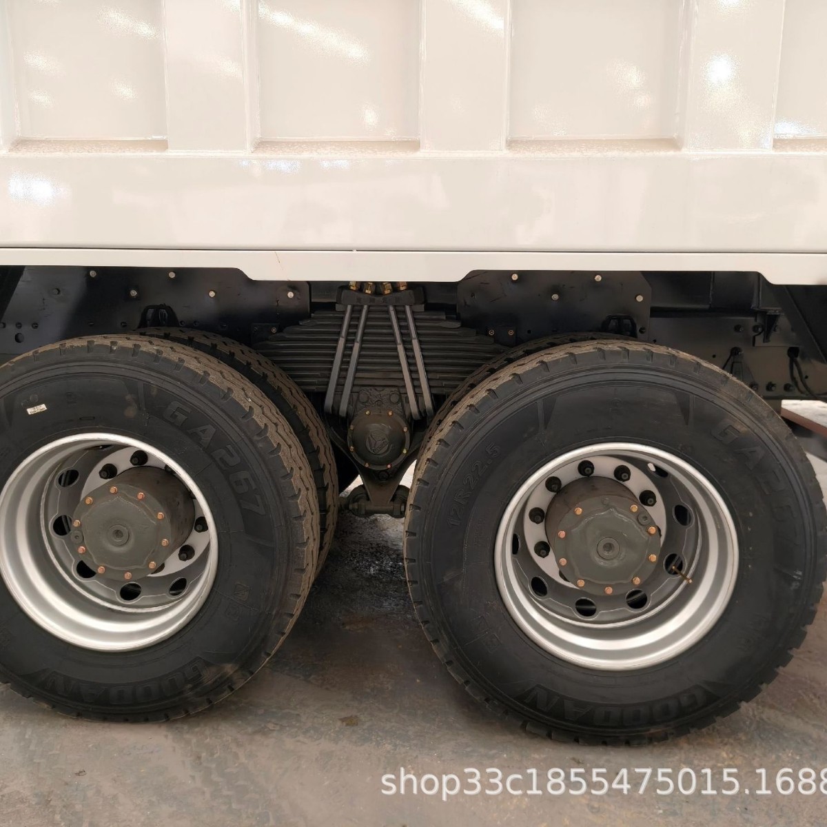 Foreign trade export heavy-duty truck HOWOTX6X4 dump truck with 371 horsepower for transporting soil and debris