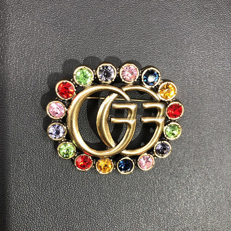 Full Diamond Multifunctional Brooch Accessory for Women, Double C Letter Brooch, Chanel-Style Rhinestone-Embellished Elegant Clothing Accessory to Prevent Exposure
