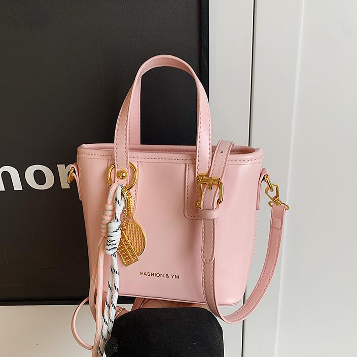 Bolso de cubo de mano para mujer 2025 nuevo estilo de comercio exterior casual bolso de hombro simple casual de viaje casual bolso de mensajero de alta calidad