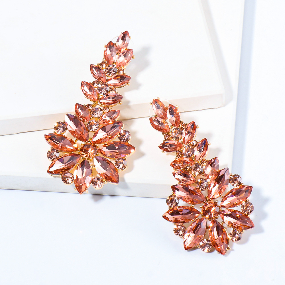 Nihaojewelry Jewelry Wholesale Fashion Geometric Inlaid Colorful Diamond Earrings display picture 3