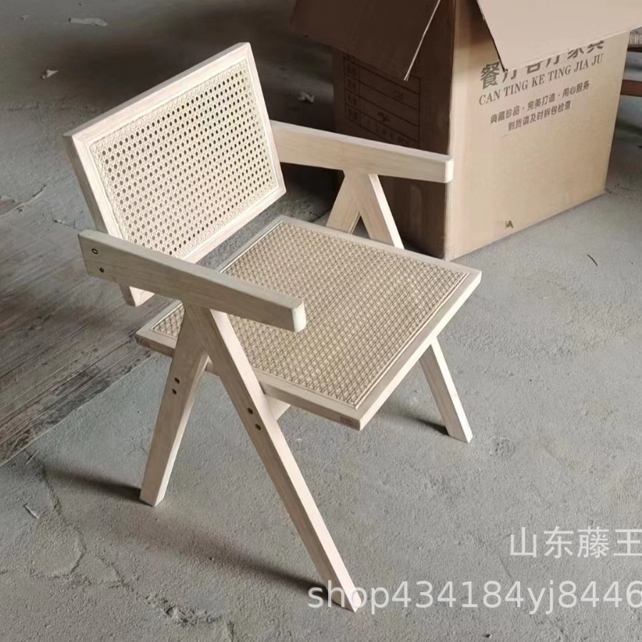 흰색 밀짚
