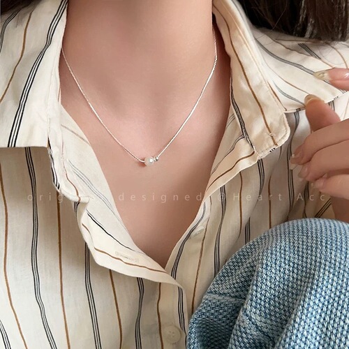 Elegant Minimalist Pearl Necklace for Women 2024 New INSAesthetic Design Simple Clavicle Chain with Graceful and Versatile Style