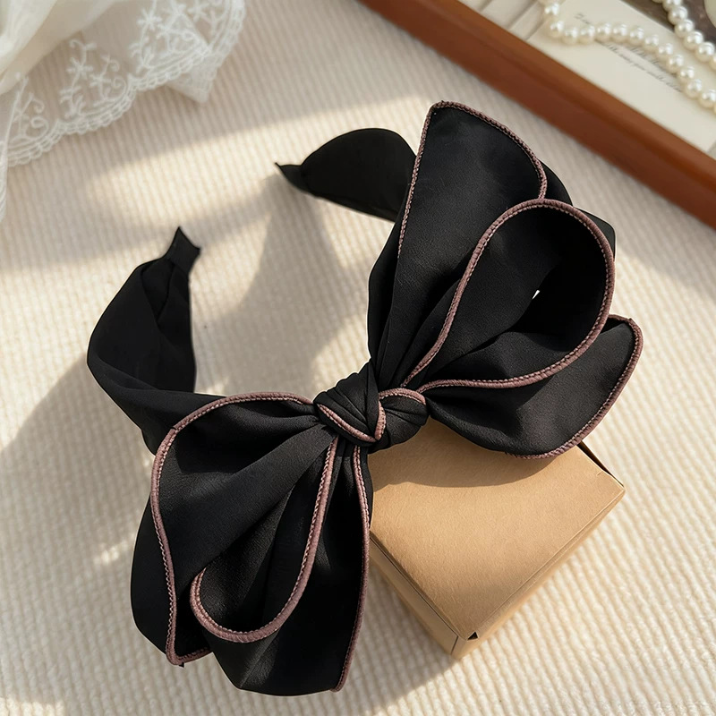 #305 big black bow