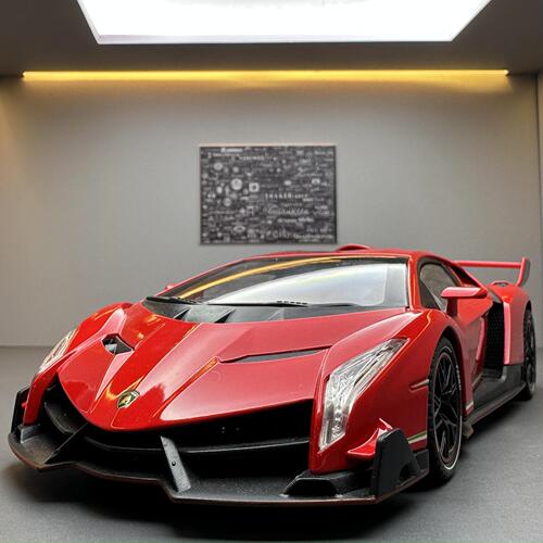 Car alloy spray function 1:24 Rambo poison car model pull back toy car sound and light model ornaments collection
