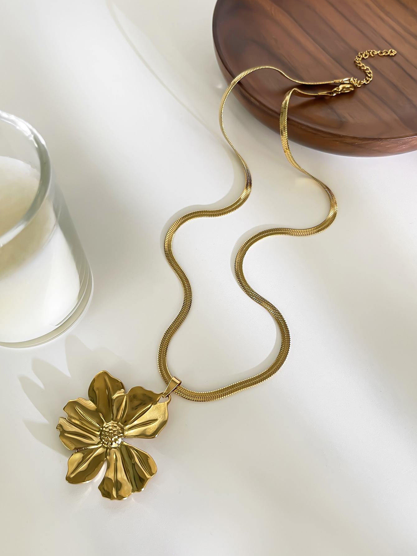 Exaggerated Style 18K Gold Plated 316L Stainless Steel Flower Waterproof Non Tarnish Surgical Steel Exaggerated Snake Chain Pendant Necklace For Women's