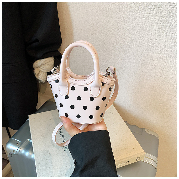 펜던트가 없는 핑크