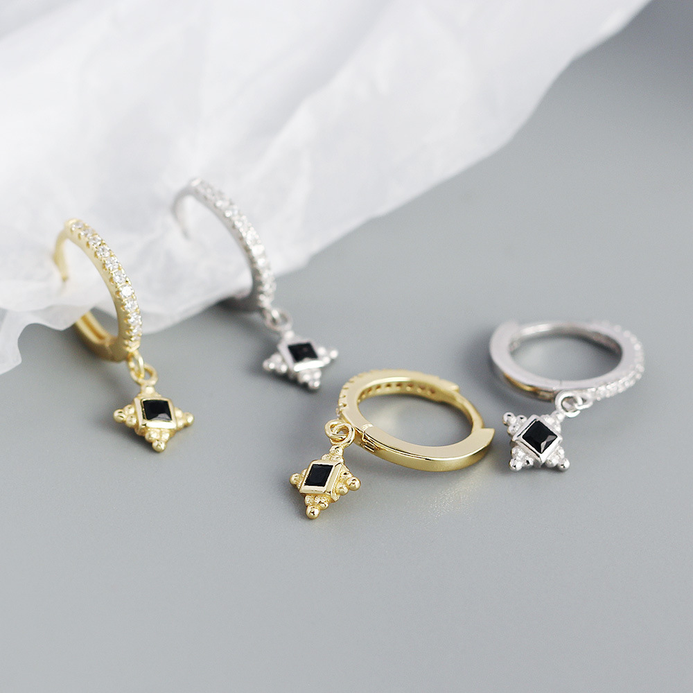 Yhe0396 Européen Et Américain Du Commerce Extérieur Vente Chaude S925 Argent Ins Doux De Luxe Rétro Earclip Boucles D'oreilles Tout Assorti Argent Boucles D'oreilles Oreille Goujons display picture 5