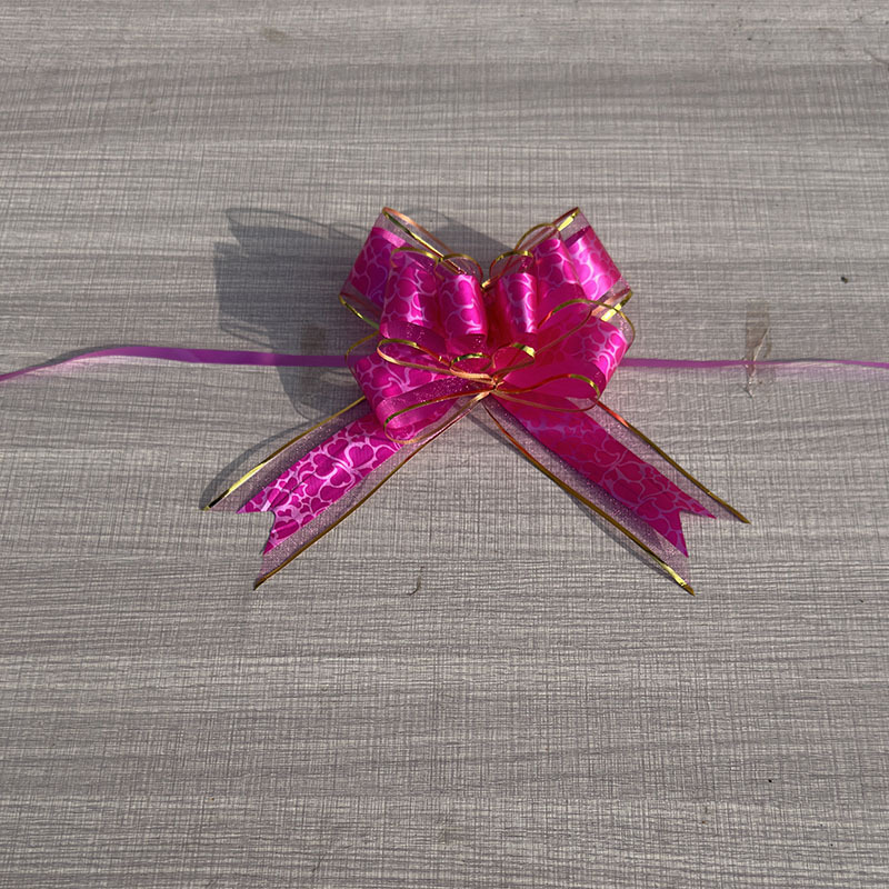 Navidad, víspera de Navidad, manzanas, manzanas, embalaje de regalos de boda, arco de boda, flores de mano, decoración del coche de boda