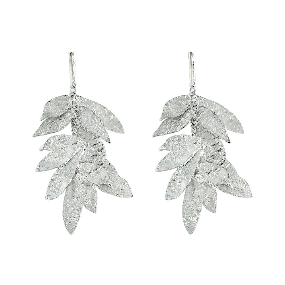 Wholesale Jewelry Embossed Leaf Drop Earrings Nihaojewelry display picture 6