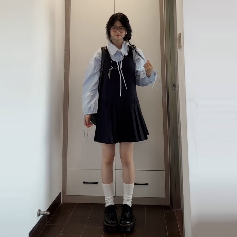 法式学院风黑色背心连衣裙子女早秋季2025新款小个子百褶短裙套装|undefined