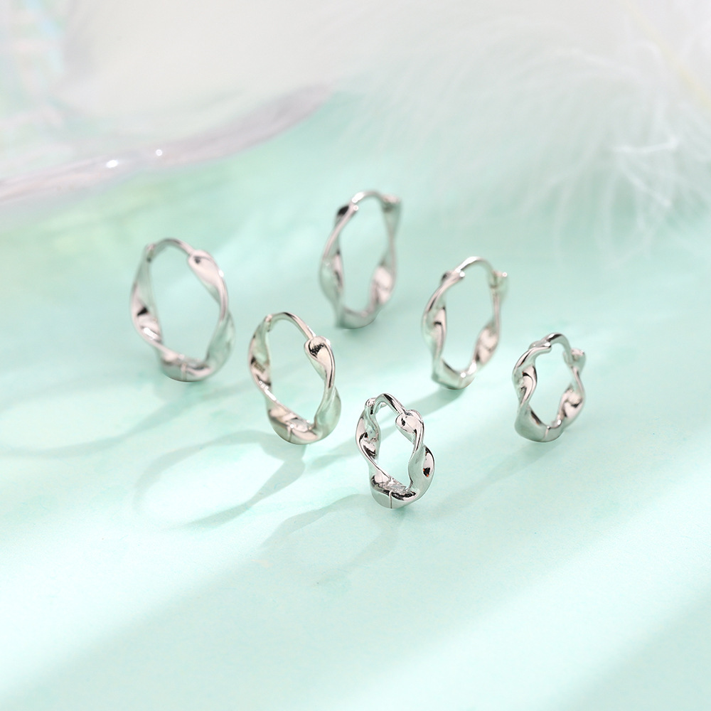Mobius Earrings New Trendy Internet Celebrity Japanese and Korean Simple Rotating Wave Hoop Earrings Couple Style Plain Earrings