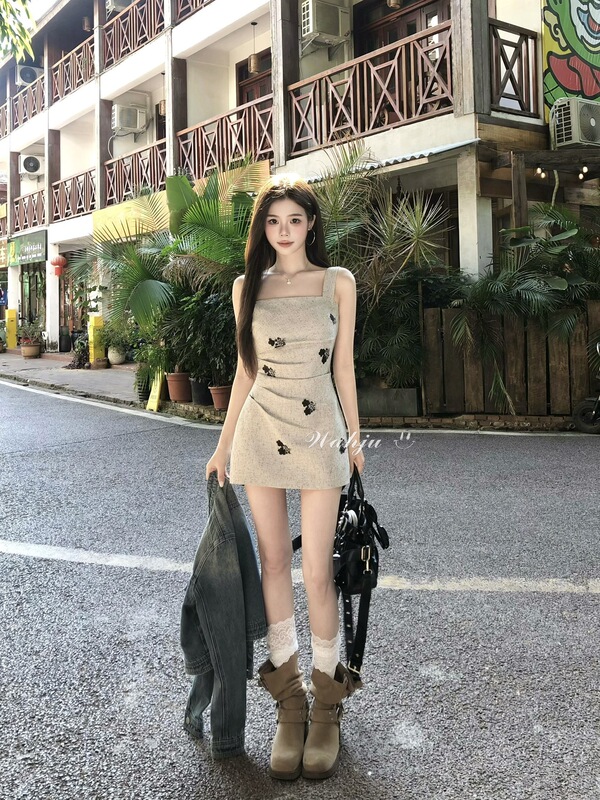 Illustrated Explanation of Wahju Aurora Dance Early Spring Retro Embroidered Print Elegant Waist-Cinching Slimming Suspender Dress for Women