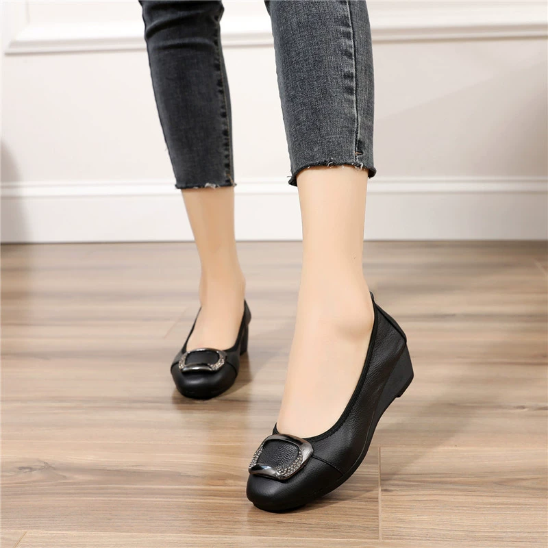 Spring and autumn leather single shoes Mom shoes soft soles women's shoes comfortable slope heel single shoes 2075 2075