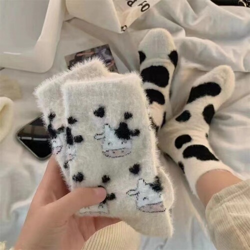 Mink velvet socks for women in autumn and winter, thickened with velvet, cute cow spots, furry home sleeping floor long woolen socks