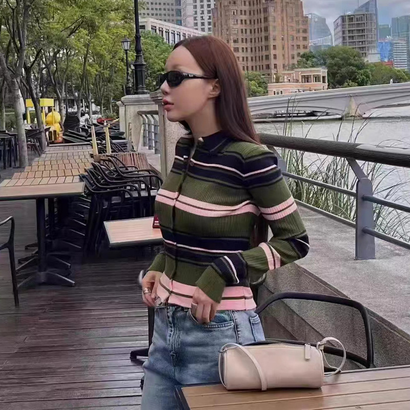New striped slim-fit knitted cardigan, Korean designer women's clothing, vintage polo collar Korean-style top for early autumn New striped slim-fit knitted cardigan, Korean designer women's clothing, vintage polo collar Korean-style top for early autumn