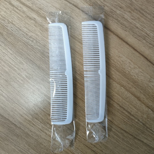 Hotel Disposable Combs Wholesale Beauty Salon Guest Room Plastic Combs Bath Sauna Special Disposable Supplies