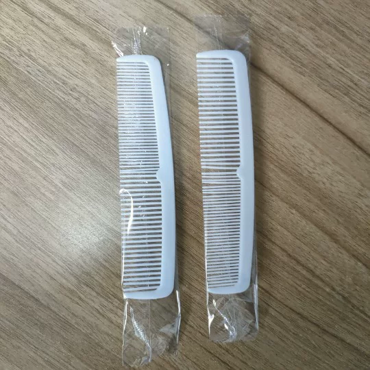 Hotel Disposable Combs Wholesale Beauty Salon Guest Room Plastic Combs Bath Sauna Special Disposable Supplies