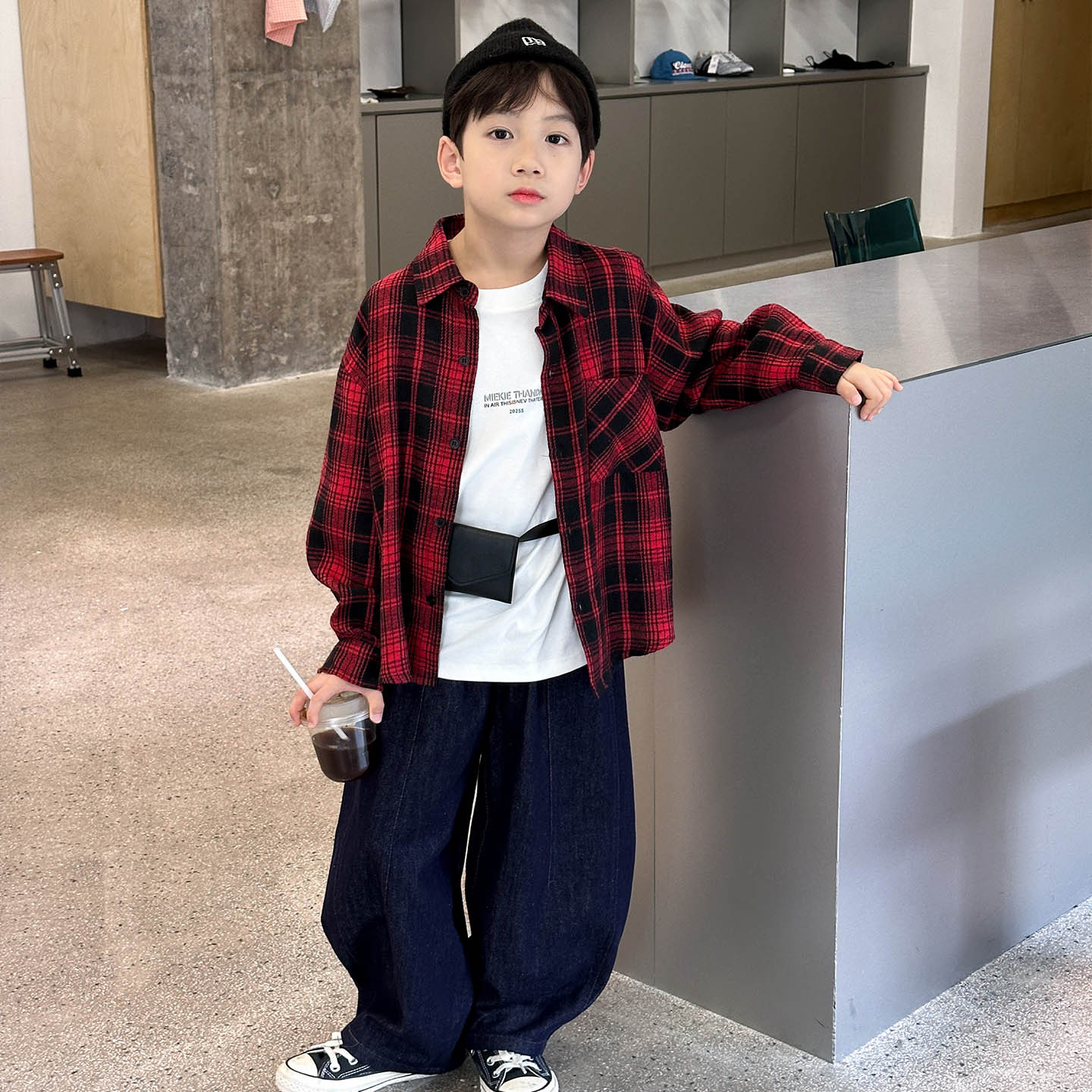 Camisas de mangas largas para niños camisas a cuadros primavera y otoño 2025 nuevos niños de tamaño mediano y grande chaqueta de ropa de otoño casual