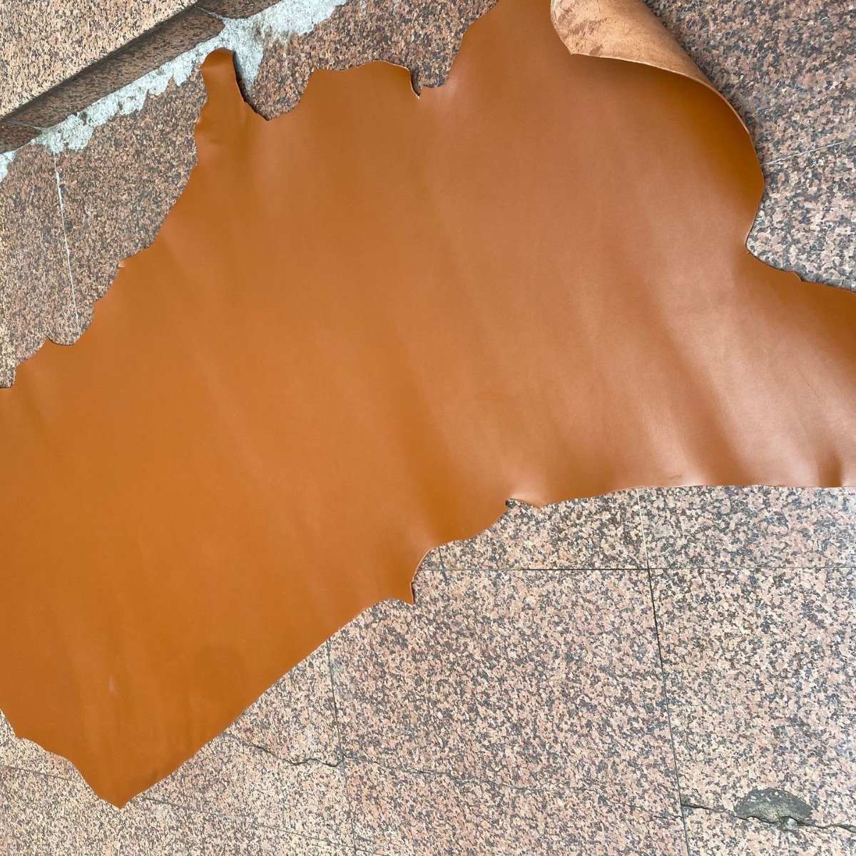 马鞍皮 头层牛皮 皮革皮料 牛皮面料 棕色