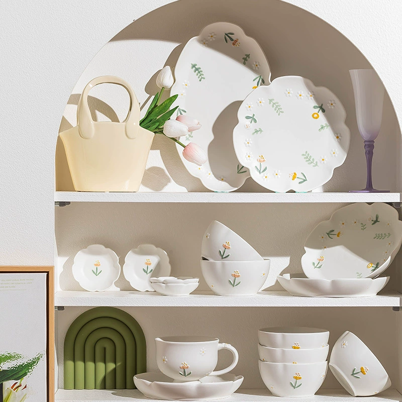 Cream Ceramic Dinnerware Set, Embossed Daisy Pattern, 8‑ or 18‑Piece Options