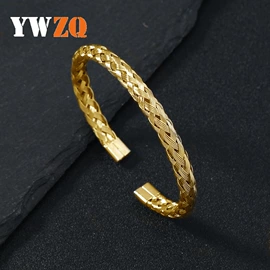 戒指;吊坠;手镯