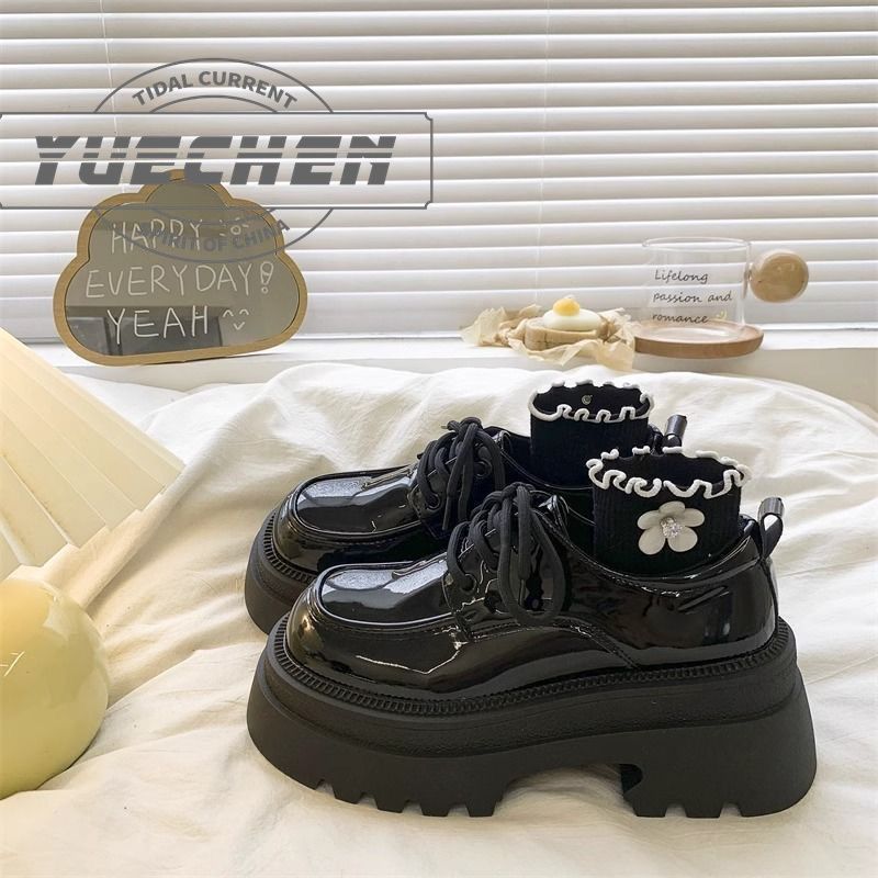 Red éxito explosivo cabeza redonda zapatos de cuero para mujeres 2023 nuevo tacones gruesos temperamento de fondo grueso japonesas jk mary zhen zapatos para niños