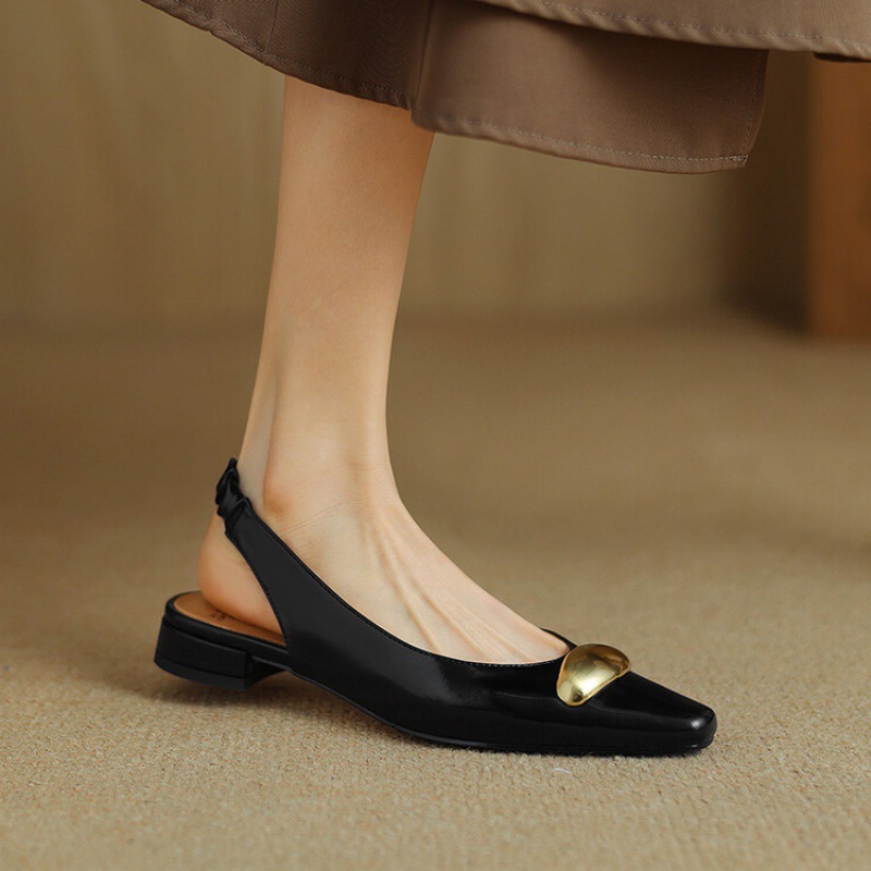 Elegant white shoes