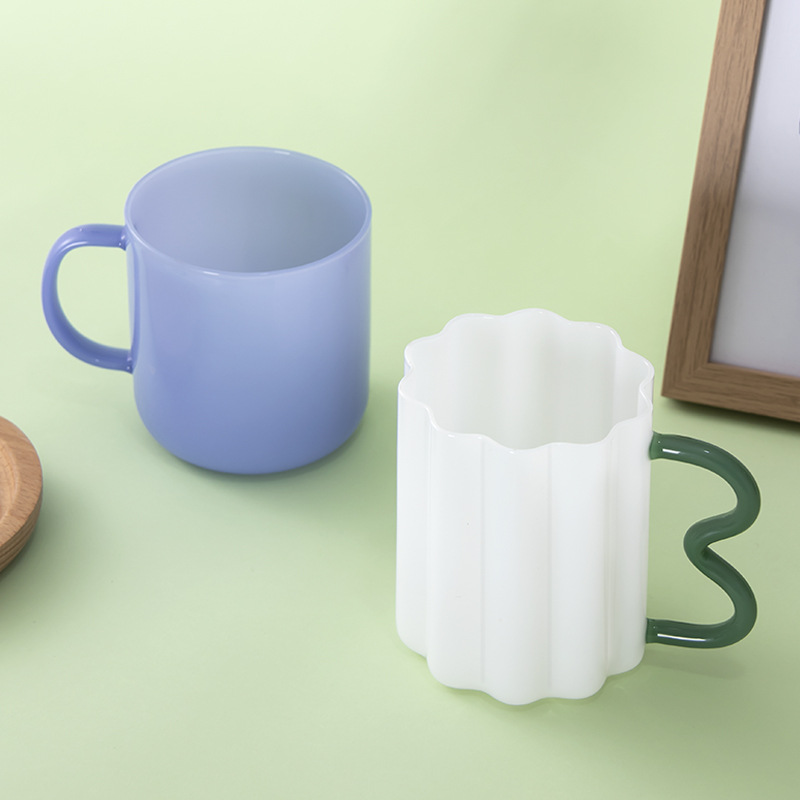 Ins simple taza de vidrio de jade blanco y azul creativo taza de marca de macarón de oficina en el hogar taza de café estética vertical