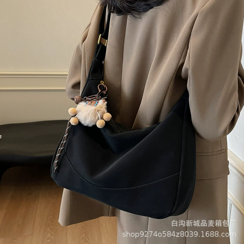 Shoulder bag, retro underarm style, spacious capacity, lightweight 0.5 kg