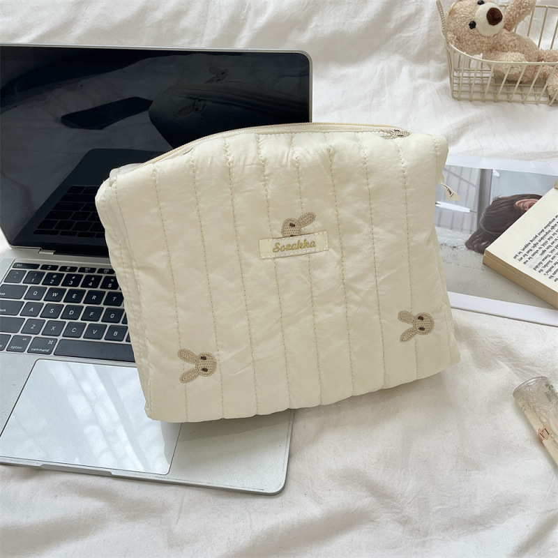 412222ソフト萌え刺繍かわいいウサギキルティングソフト収納バッグ大容量化粧バッグ学生文房具袋|undefined