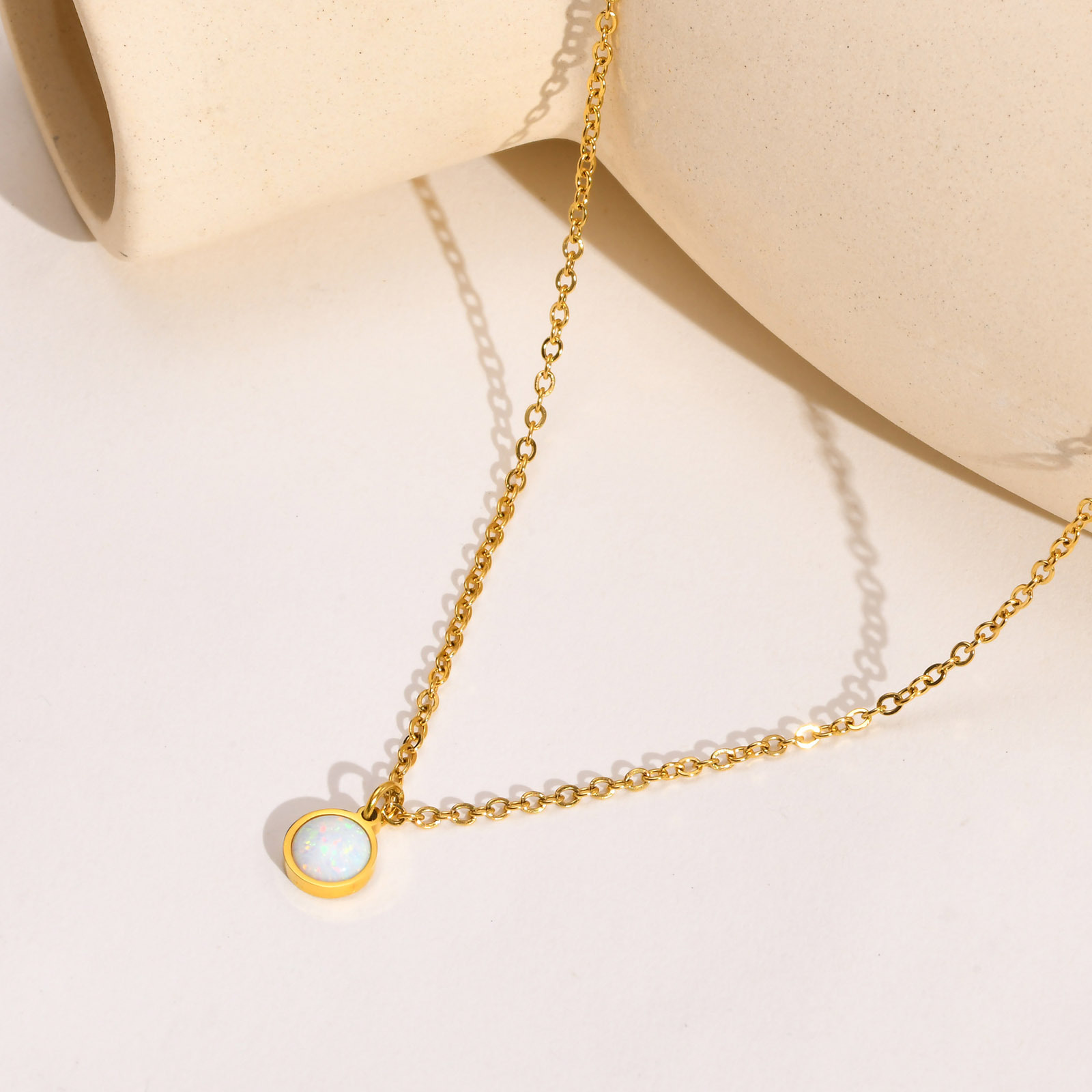 Opal Stone Inlay Material Elegant Round Titanium Steel Plating Opal Stone Pendant Necklace