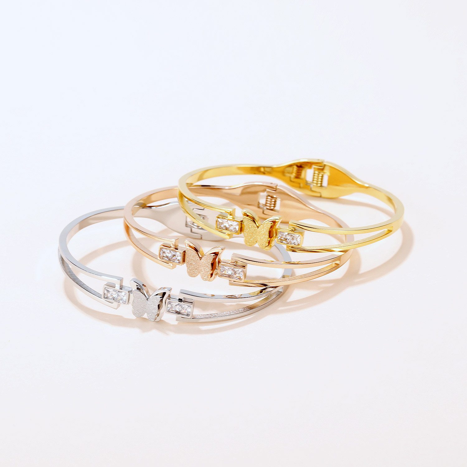 OPK饰品小众设计个性简约蝴蝶开口首饰气质百搭新款钛钢手镯