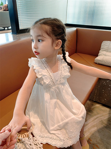  Korean-style girl's summer tank dress, white princess dress with lace trim for little girls