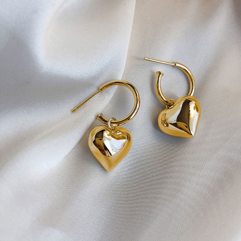 Love Heart Earrings Womens New Fashion Online Red Fashion Personality Circle Korean Temperament Entry Lux Cold Style Ear Hookpicture2