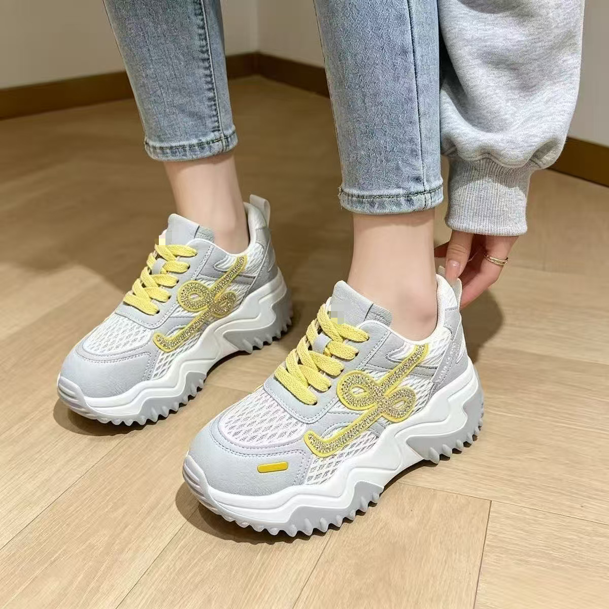 Zapatos de papá para mujeres 2026 verano nuevos zapatos casuales de malla transpirable, altura de altura, zapatos deportivos cómodos con suela suave antideslizante