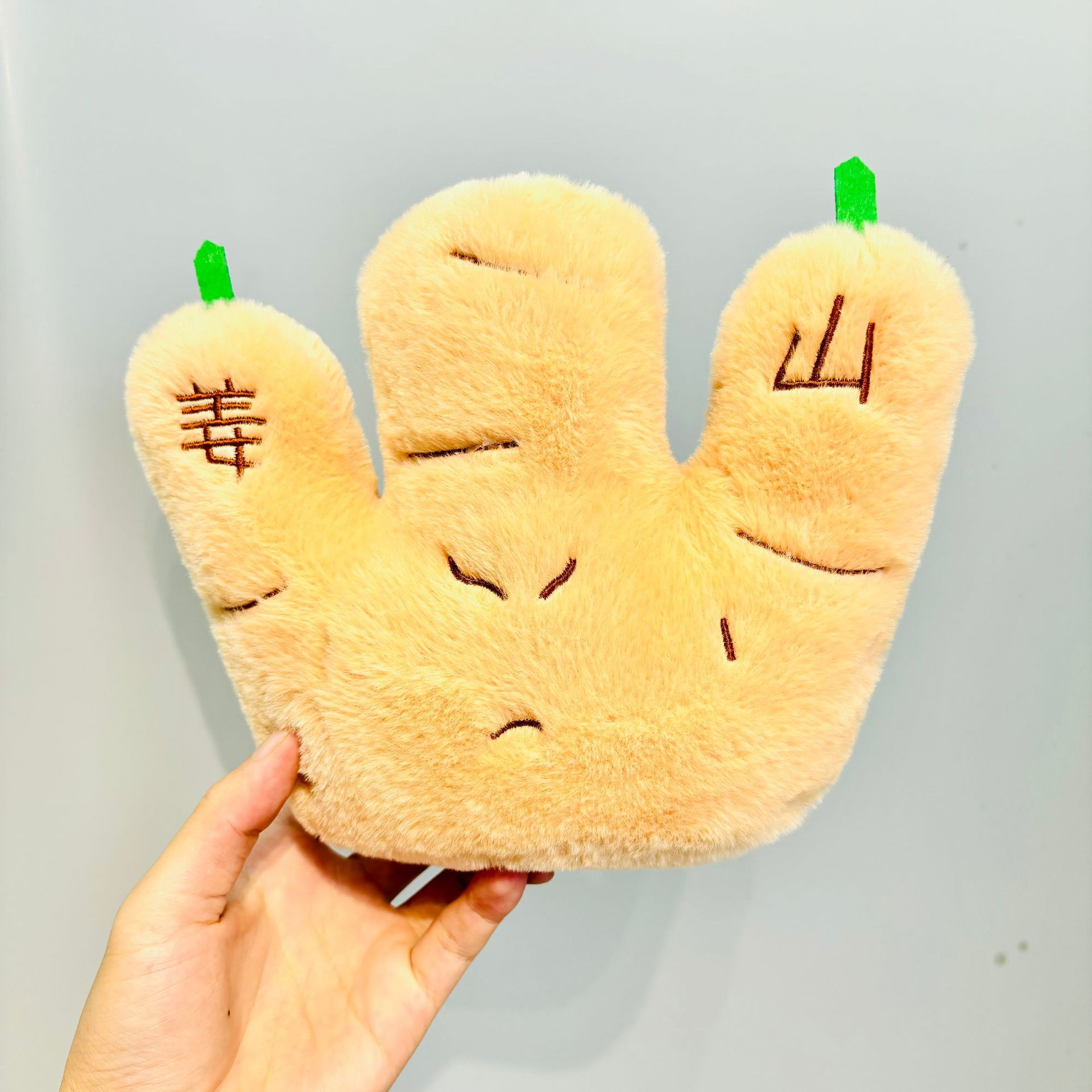 Venta al por mayor máquina de muñeca de 8 pulgadas muñeca de juguete de peluche muñeca boutique máquina de agarre regalo de boda muñeca de oso