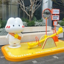 厂家批发玻璃钢雕塑户外大型IP标志雕塑摆件商场美陈卡通景观雕像