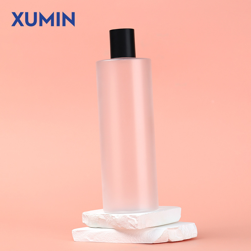 Botellas de cosméticos PET de gran capacidad de embalaje 500ml botella de rocío transparente botella de mariposa negra y blanca