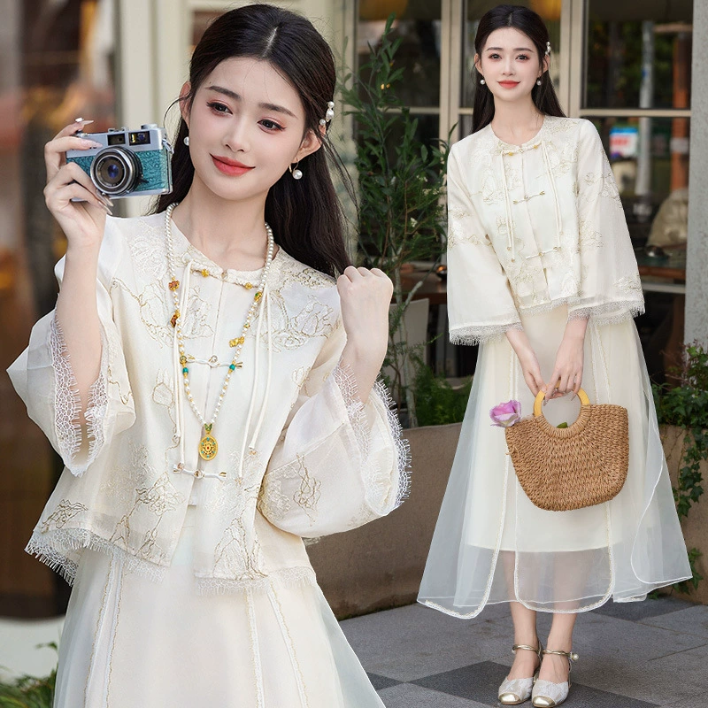 Летняя новинка 2025 года: улучшенная женская рубашка с круглым вырезом, вышивкой и пуговицами в ретро-стиле китайской моды
