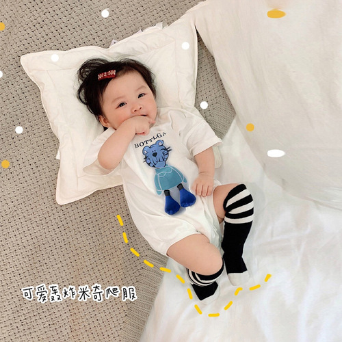 Cartoon version of parent-child clothing for a family of three, mother and child, baby crawling clothes for family travel, fluorescent printed short-sleeved T-shirts