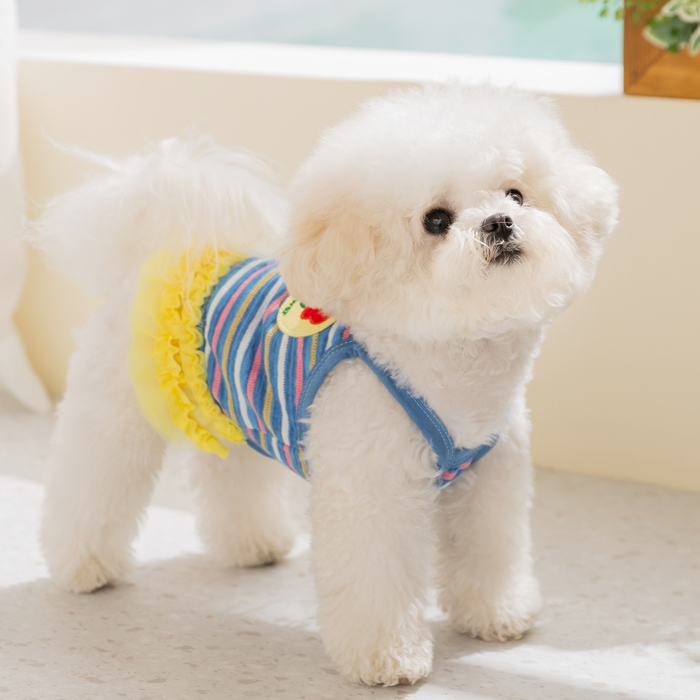 Neue Hundebekleidung 2026: Gestreiftes Hosenträgerkleid mit Kaninchen- und Blumenmuster, dünne, atmungsaktive Weste für Frühling/Sommer_voghion.com