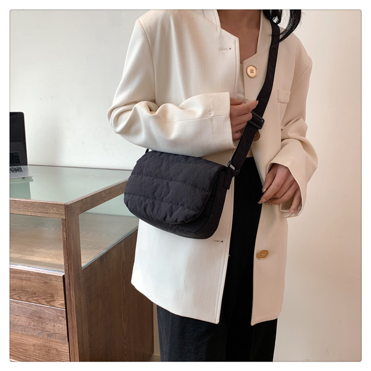 Daily casual simple small square bag Korean spring lightweight personality design popular shoulder crossbody horizontal small square bag_voghion.com