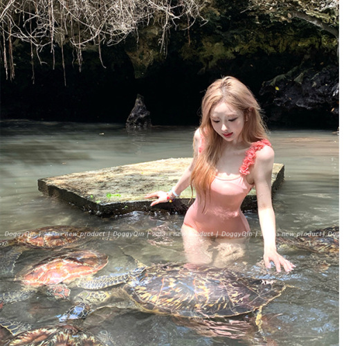 Viral hot girl style one-piece swimsuit backless summer new sweet and sexy vacation swimsuit hot spring Instagram