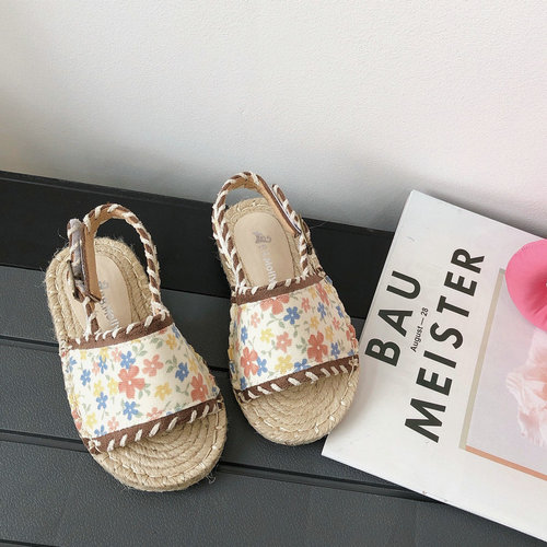 Korean style girls summer sandals wholesale comfortable princess shoes 2024 new style Velcro soft sole open toe beach shoes