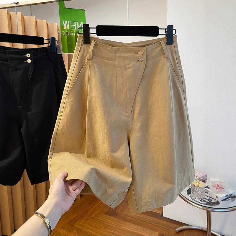 Plus-Size Black Five-Point Cargo Shorts for Women, Summer Thin Style, Loose Fit for Plus-Size, Slimming High-Waisted, Straight-Leg Wide-Leg Mid-Length Shorts for Outdoor Wear