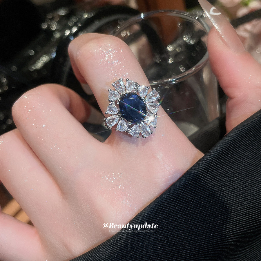 Anel de dedo indicador em formato de gota d'água com zircônia super brilhante em estilo palácio, com acabamento pesado, leve e luxuoso._voghion.com