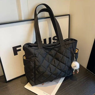 (Cross-border trading), brand capacious down jacket with diamond pattern, handheld one-shoulder bag