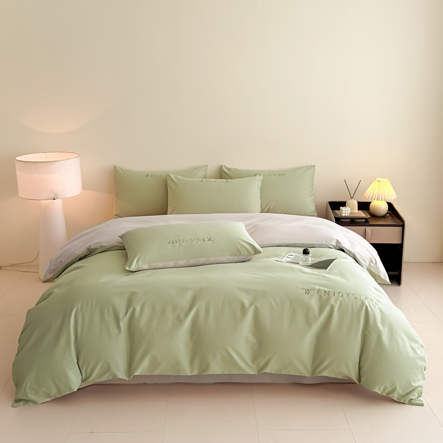 Elegant、Understated Luxury 、 All-cotton Brushed Four-piece Set, Pure Cotton Thickened Bedding, Nordic Style, Solid Color, Simple And Light Luxury,_voghion.com