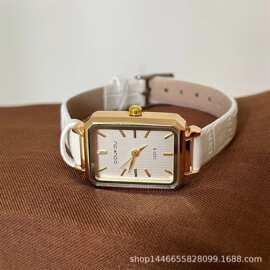 批发新款时尚爆款轻奢学生党女士腕表小众方形手表女款皮带跨境